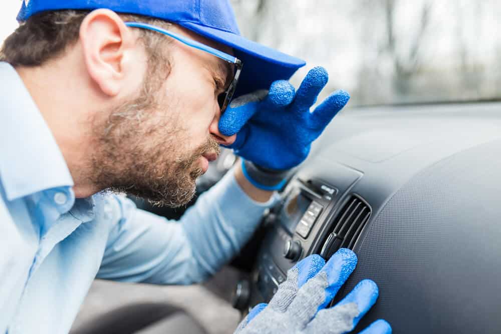 why-car-ac-smells-like-burning-plastic-fixing-vehicle-fixing