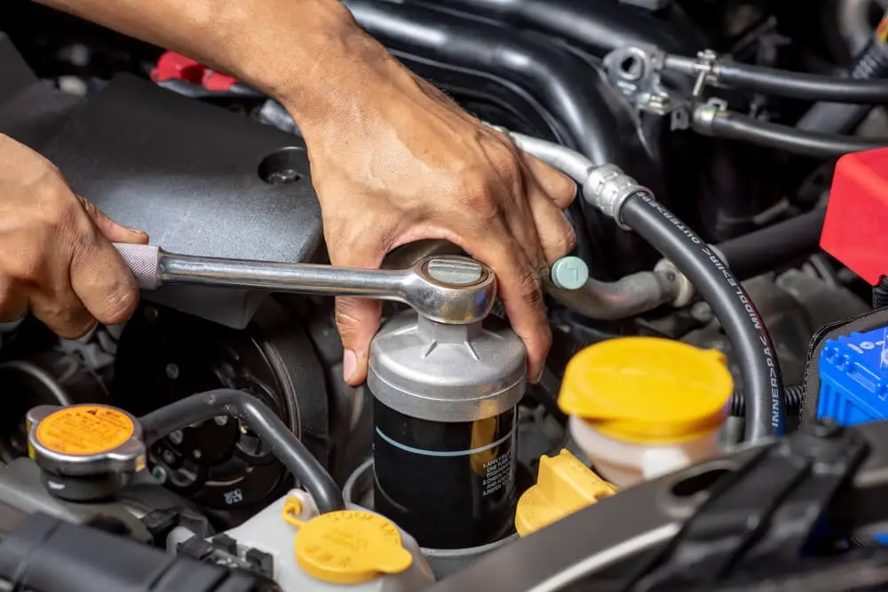 can you change an oil filter without draining the oil